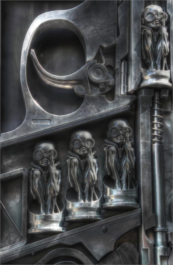 Eingang des Museums von HR Giger